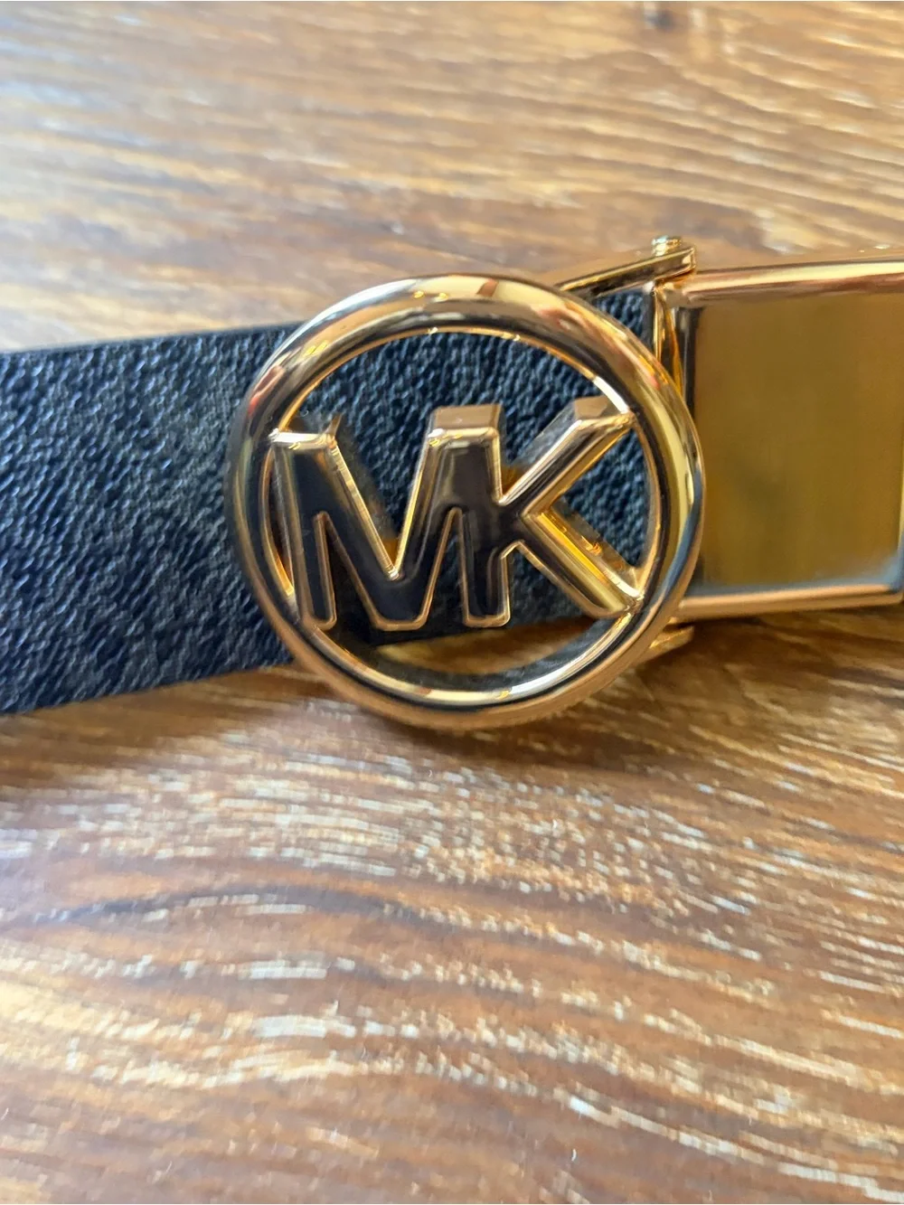 Michael Kors Logo Belt – One Size ✨